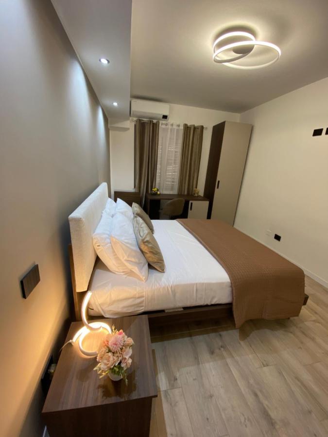 Hotel Plaza Ungheria Палермо Экстерьер фото